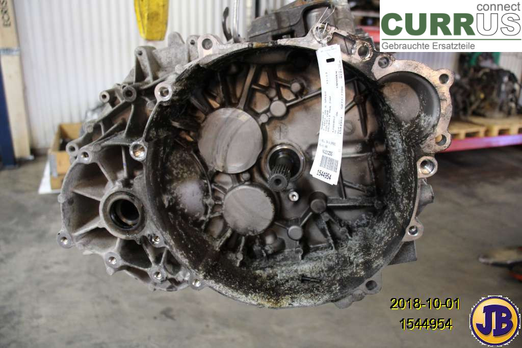 VOLVO V60  11-13 Skrzynia 6-biegowa 36001863 D5204T3
