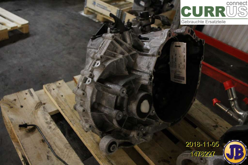 VOLVO V40  12-19 Gearbox (6-speed) 36010298 B4204T38
