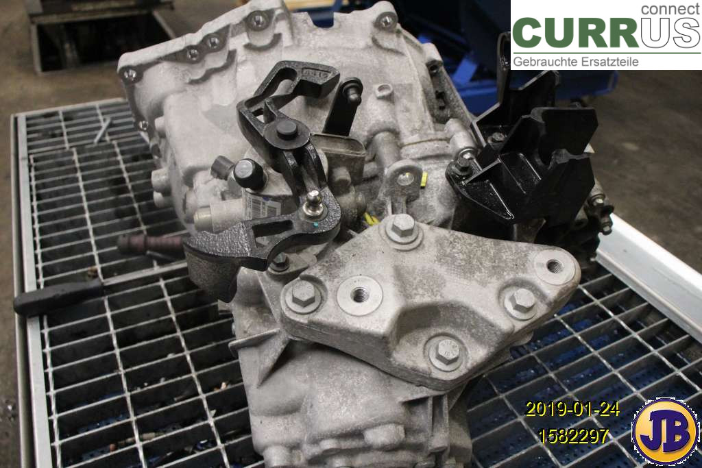 VOLVO V40  12-19 Gearbox (6-speed) 36003284 D4204T8