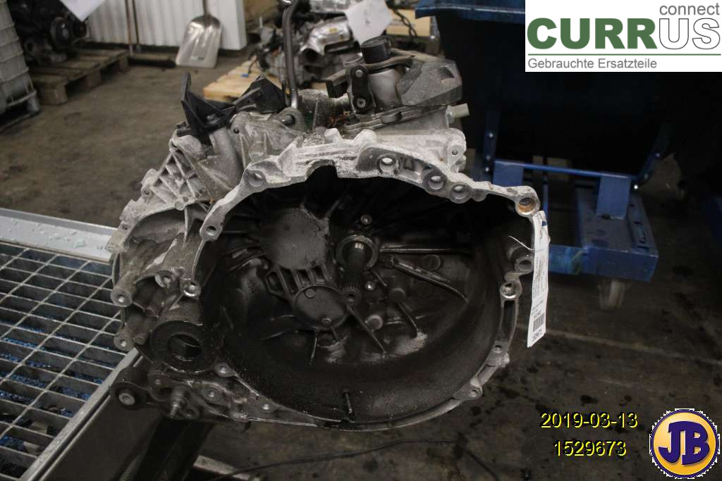 VOLVO V40  12-19 Gearbox (6-speed) 36010296 D4204T8