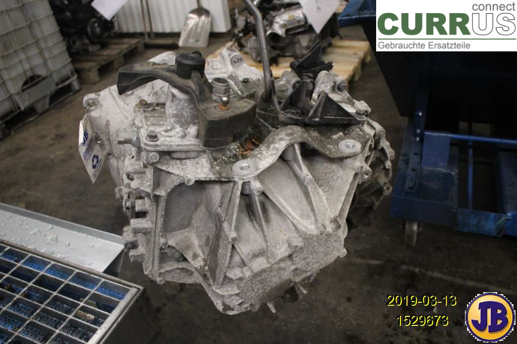 VOLVO V40  12-19 Gearbox (6-speed) 36010296 D4204T8