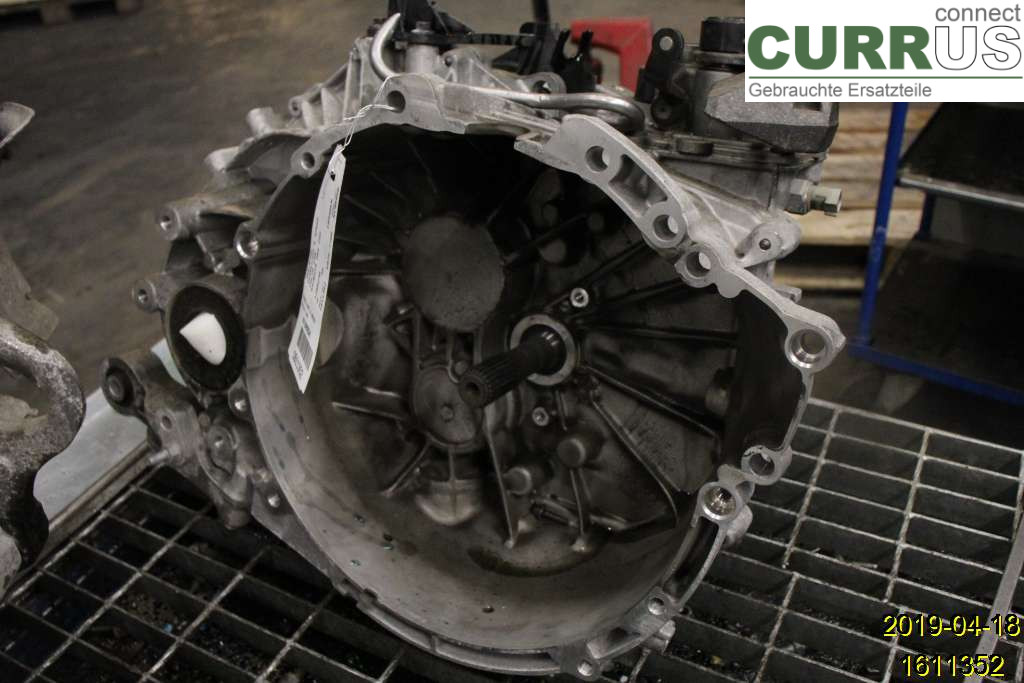 VOLVO V40  12-19 Gearbox (6-speed) 36010296 D4204T9