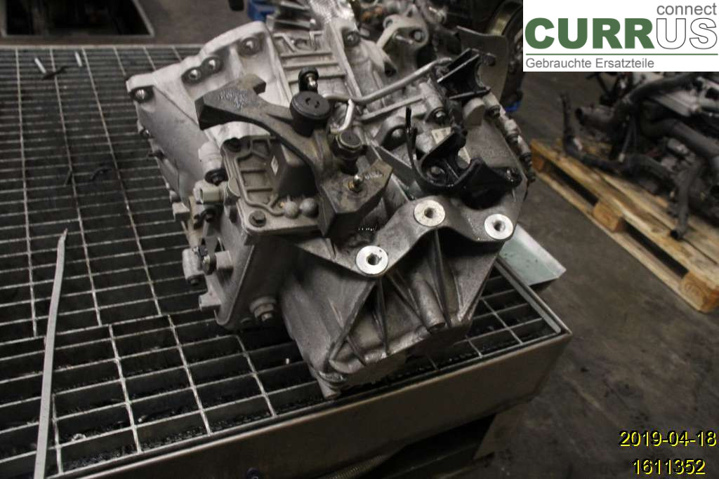 VOLVO V40  12-19 Gearbox (6-speed) 36010296 D4204T9