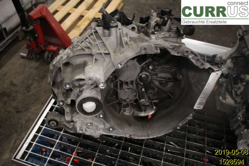VOLVO V40  12-19 Gearbox (6-speed) 36010296 D4204T8