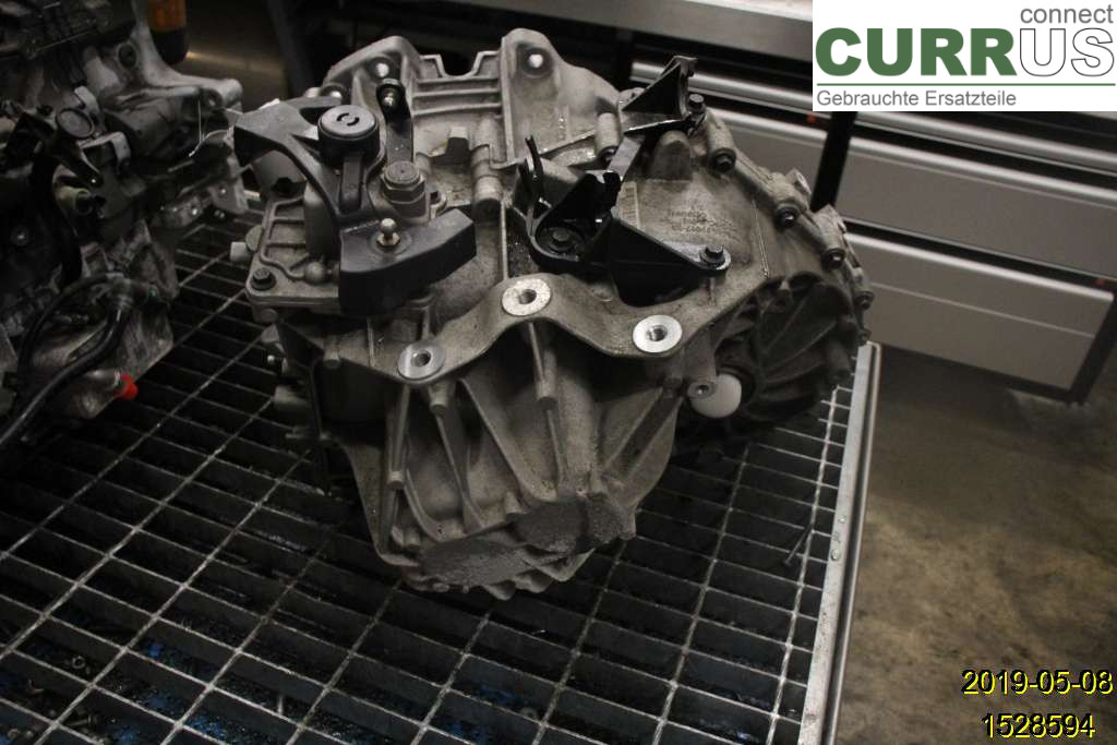 VOLVO V40  12-19 Gearbox (6-speed) 36010296 D4204T8