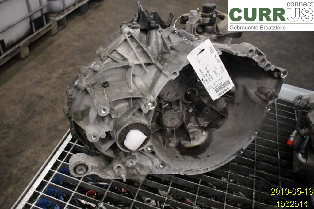 VOLVO V40  12-19 Gearbox (6-speed) 36010296 D4204T8