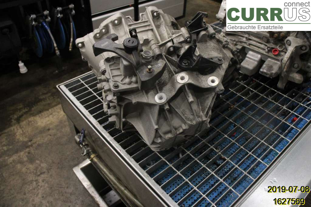 VOLVO V40  12-19 Gearbox (6-speed) 36010296 D4204T8