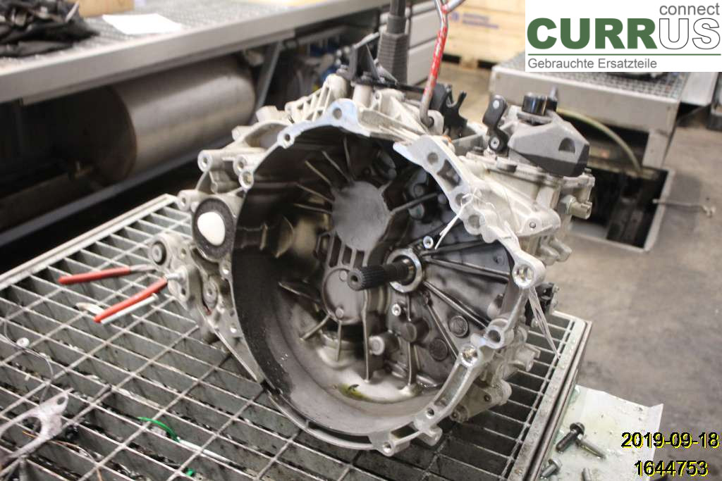 VOLVO V40  12-19 Gearbox (6-speed) 36010298 B4204T38