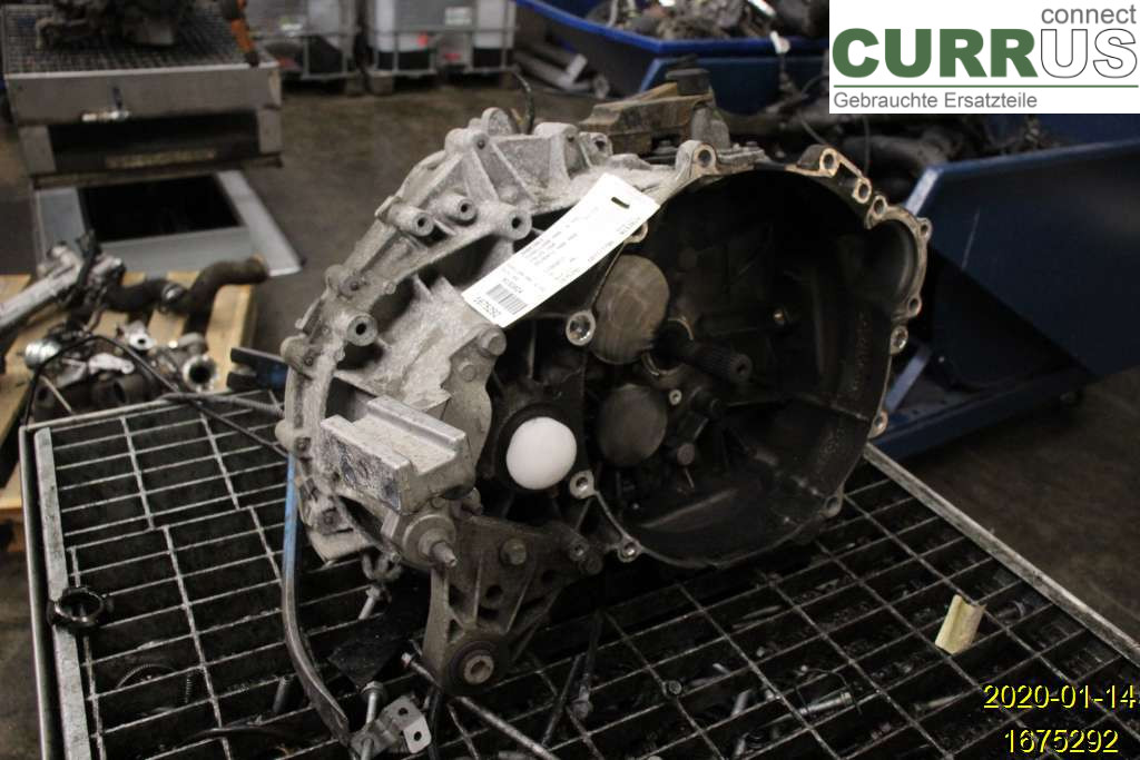 VOLVO V60  11-13 Skrzynia 6-biegowa 36001863 D5204T2