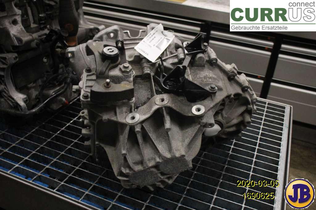 VOLVO V40  12-19 Gearbox (6-speed) 36010296 D4204T9