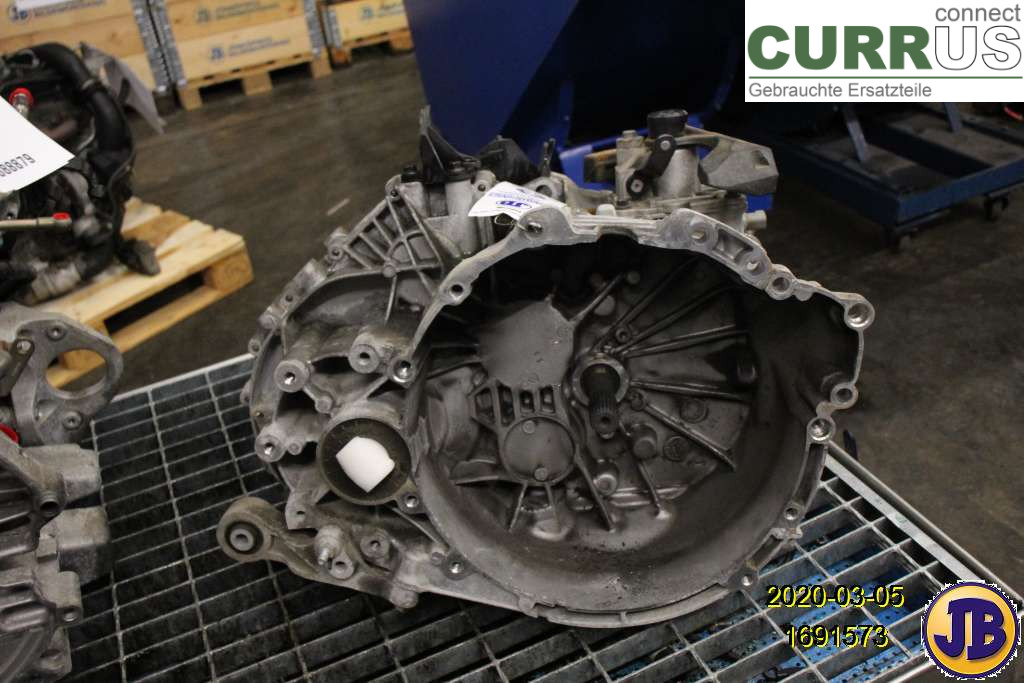VOLVO V40  12-19 Gearbox (6-speed) 36010297 D4204T8