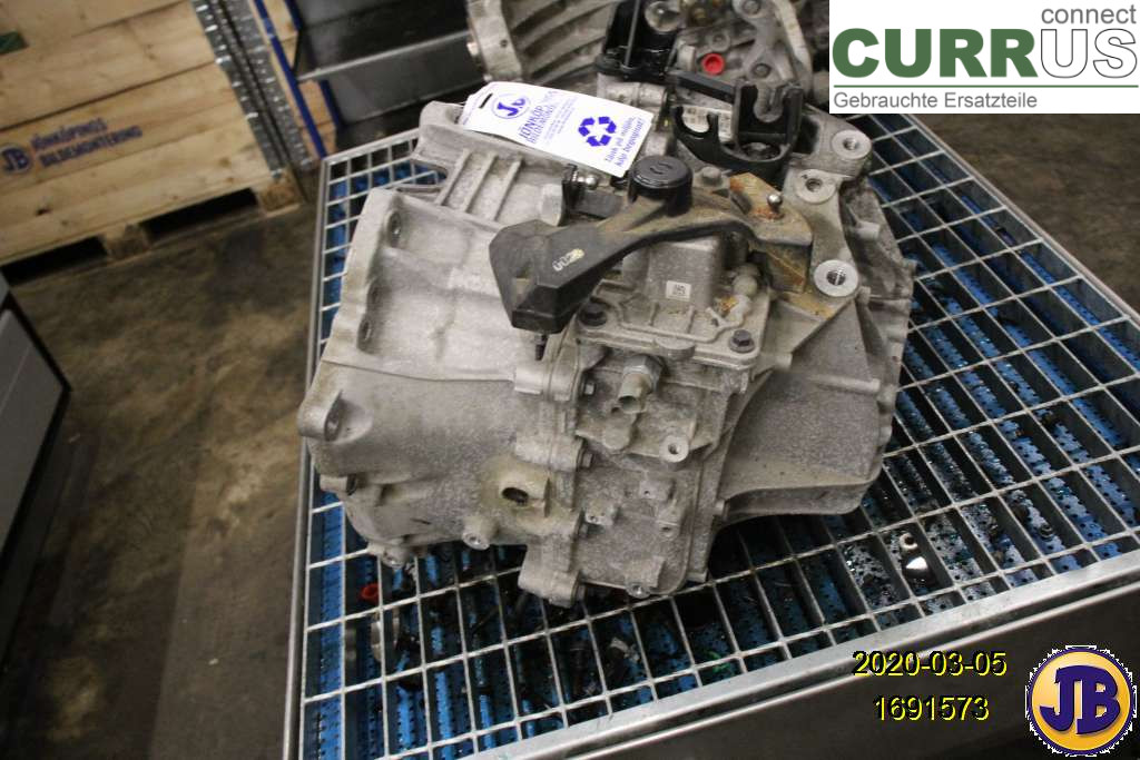 VOLVO V40  12-19 Gearbox (6-speed) 36010297 D4204T8