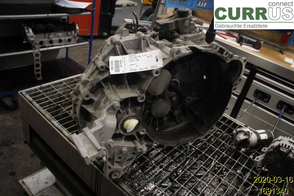 VOLVO V70      08-13 Skrzynia 6-biegowa 36001863 D5204T2