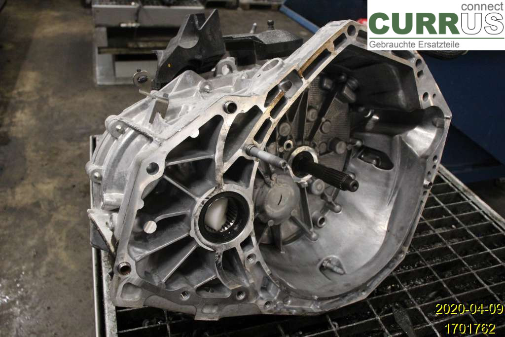 DACIA DUSTER  18- Gearbox (6-speed) 8201743075 K9K-874