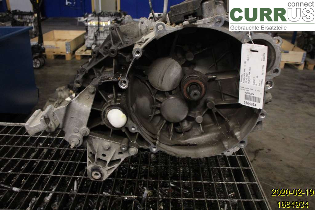 VOLVO V60  11-13 Skrzynia 6-biegowa 36001863 D5204T2