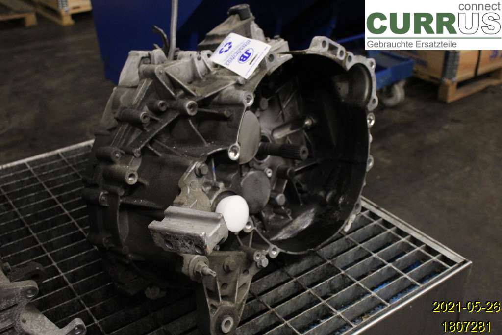 VOLVO V60  11-13 Gearbox (6-speed) 36000614 D5204T7