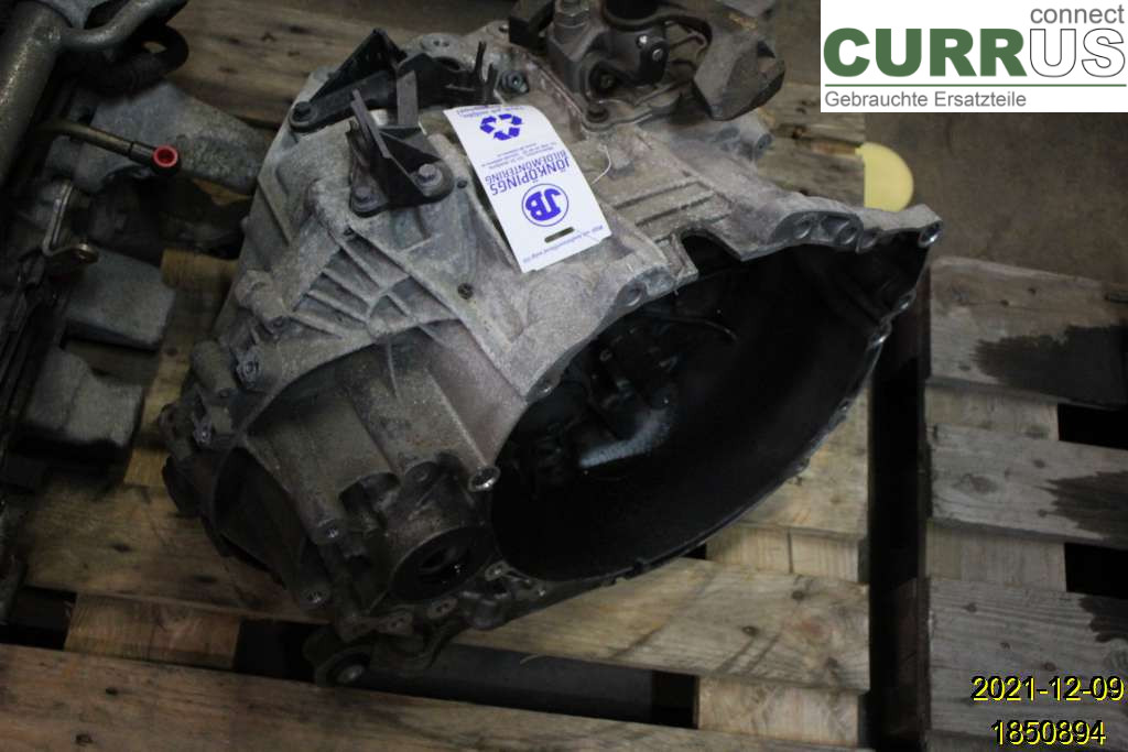 VOLVO V60  14-18 Gearbox (6-speed) 36012742 D4204T8