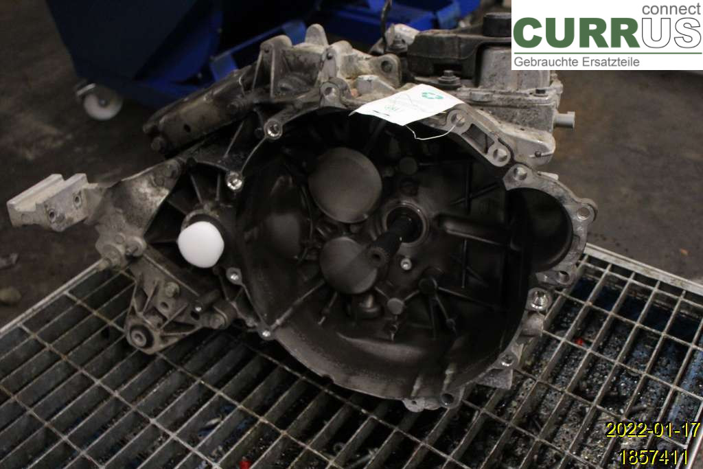 VOLVO V70    14-16 Gearbox (6-speed) 36000614 D5204T3