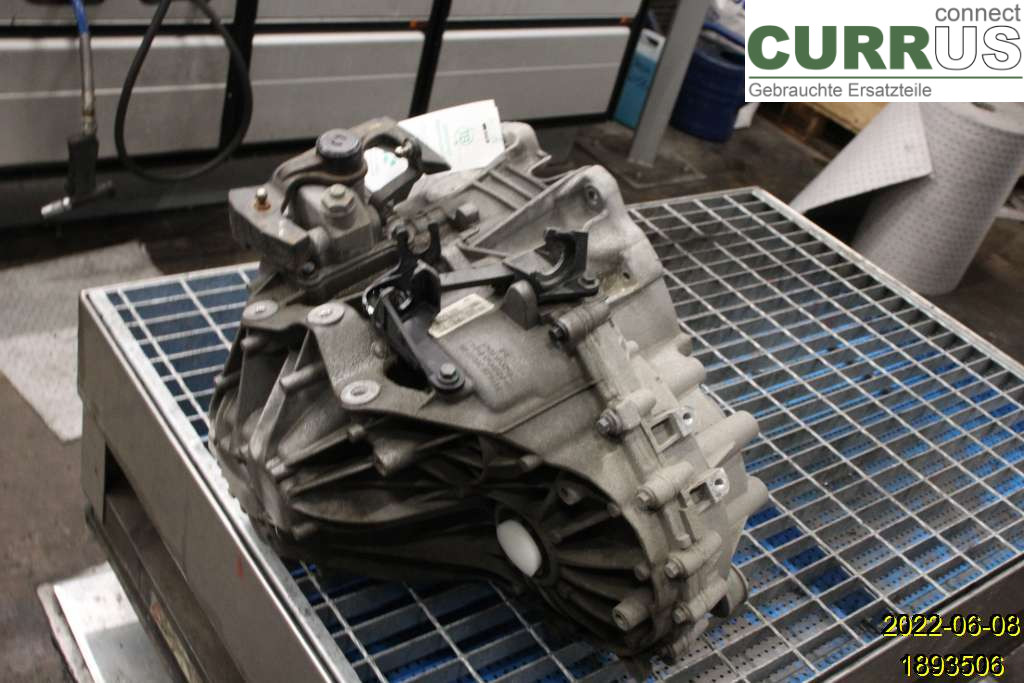 VOLVO V60  14-18 Gearbox (6-speed) 36012742 D4204T9